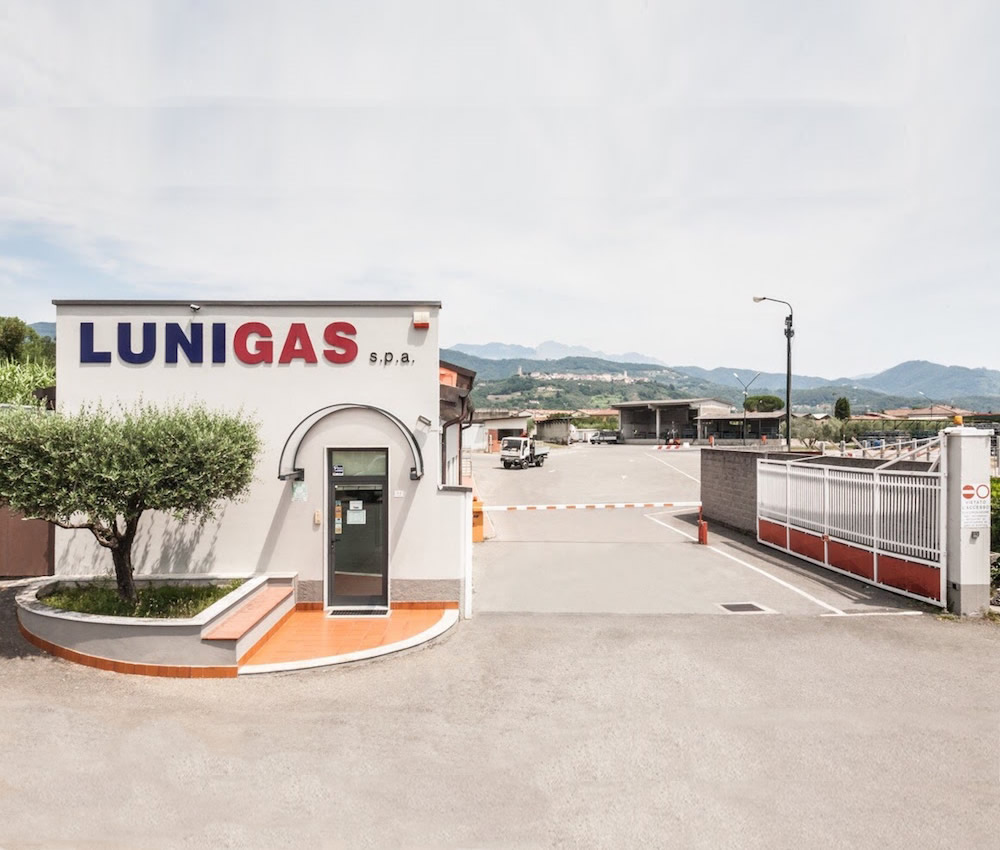 L’ingresso della sede Lunigas a Fosdinovo